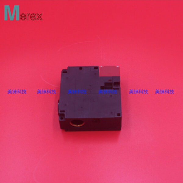 雅马哈配件 KYF-M864B-000 OMRON D4NL-2HFG-B 安全门锁 - 图片 3